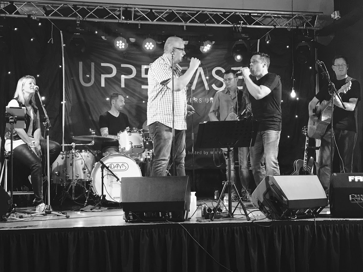 Zaterdag 14 Oktober 2017 - UpperCase Coverband Live On Stage