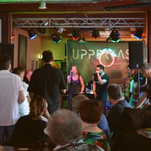 Zondag 19 Juli 2015 - UpperCase Coverband Live On Stage