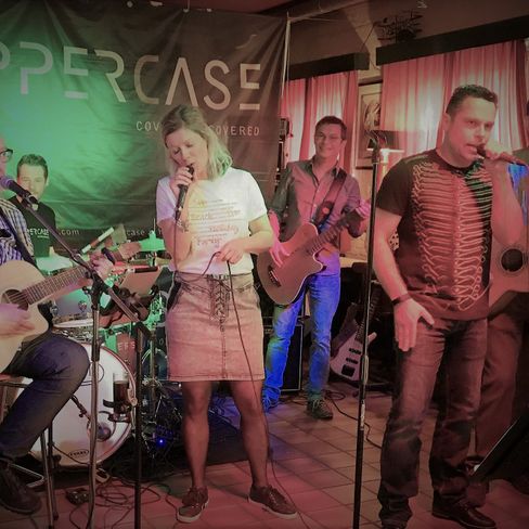 Zaterdag 4 Mei 2019 - UpperCase Coverband Live On Stage